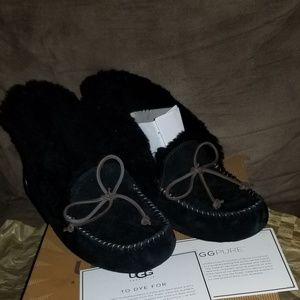 Uggs alena slippers size 8